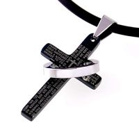 Lederhalskette mit schwarzem Kreuz und Edelstahlring